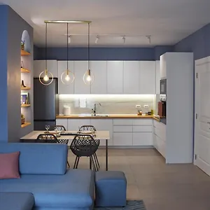 https://vibrant-apartment.hotels-in-tirana.com
