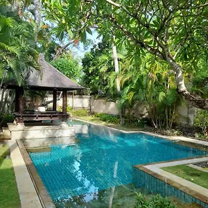 https://royal-beach-seminyak.ubudhotelsnow.com