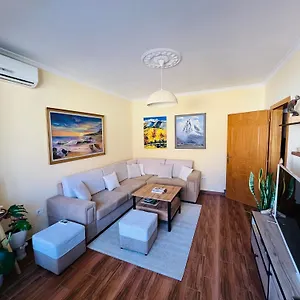 https://cozy-central-apartment.hotels-in-tirana.com